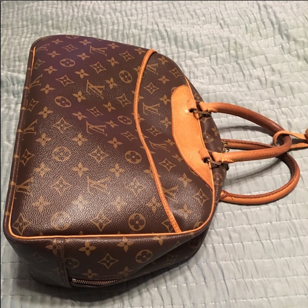 LV deauville bag